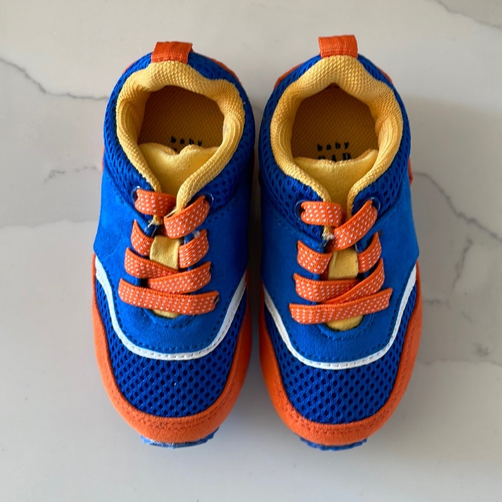 GAP  BABY SNEAKERS